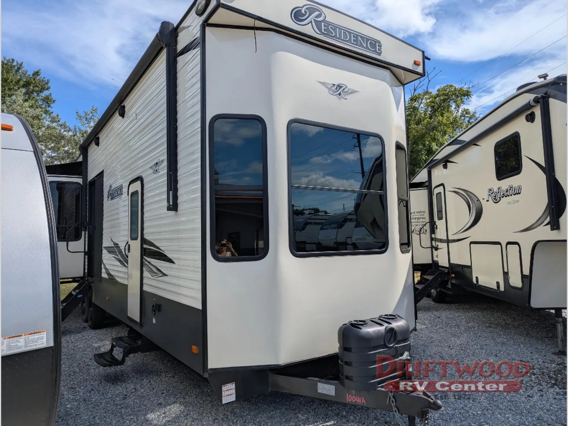 2019 Keystone Residence 40FLFT - Photo 2