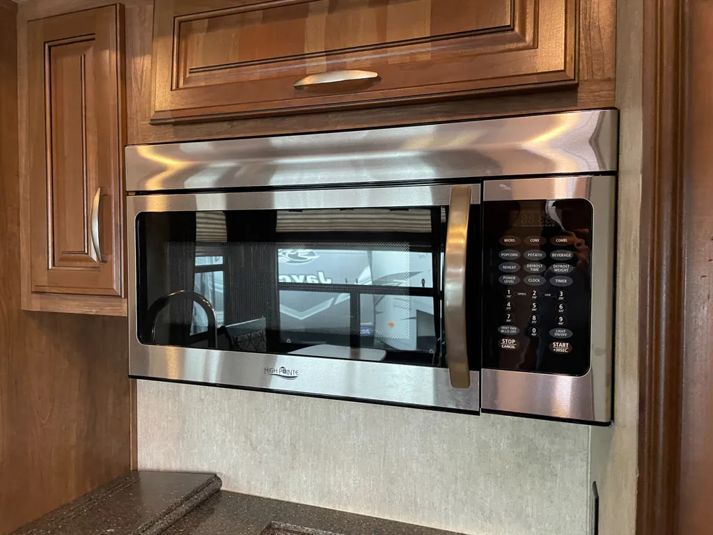 2015 Keystone Montana 3100RL, Photos photo 11