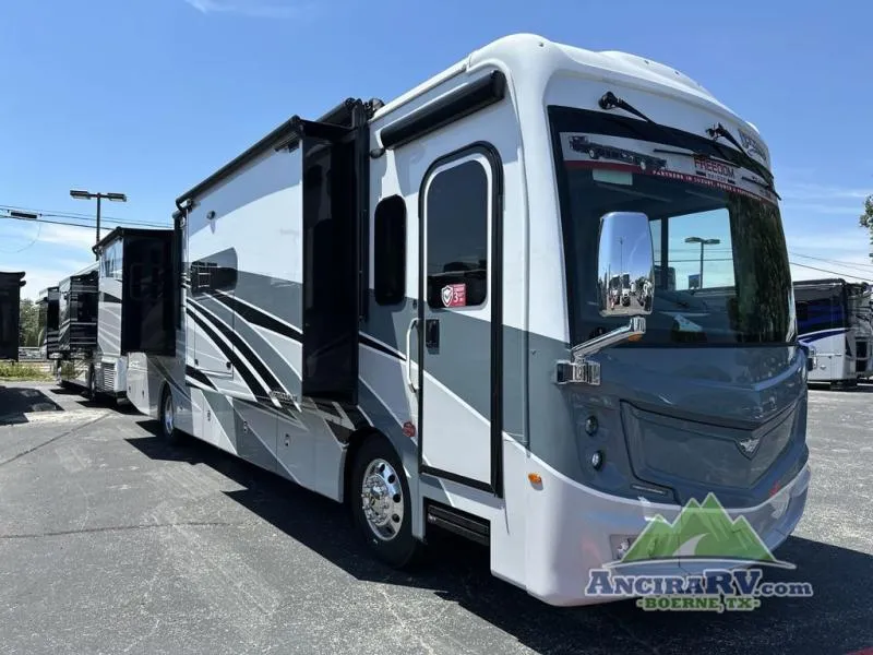 2026 Fleetwood Discovery 38N - Photo 2