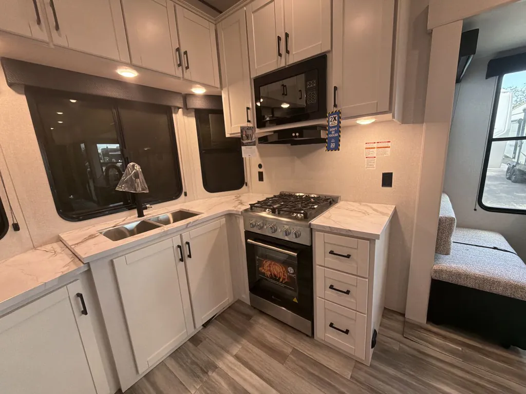 2026 Jayco Jay Flight Bungalow 404LOFT DS, Photos photo 4
