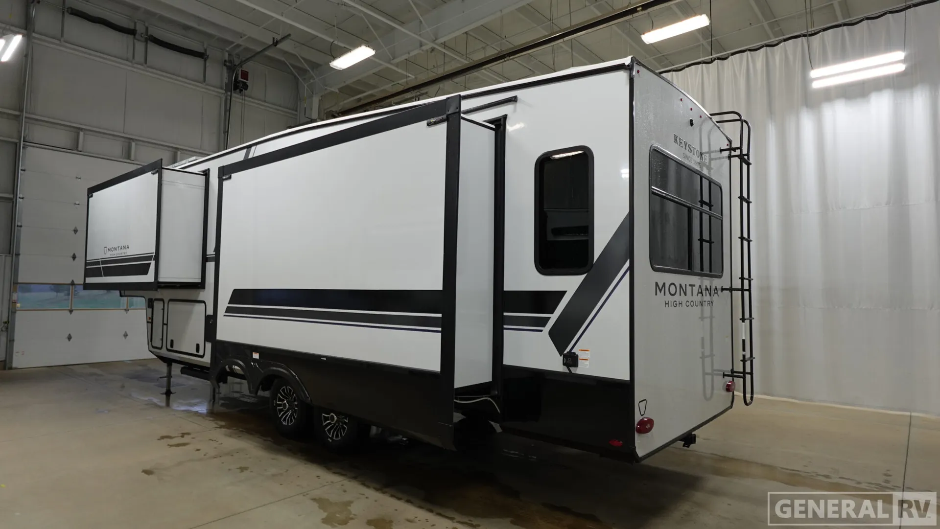 2026 Keystone Montana High Country 295RL - Photo 4