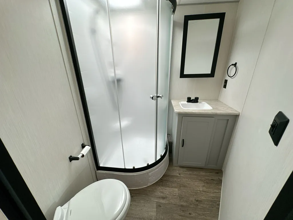 2023 Forest River Vibe 32BH, Photos photo 16