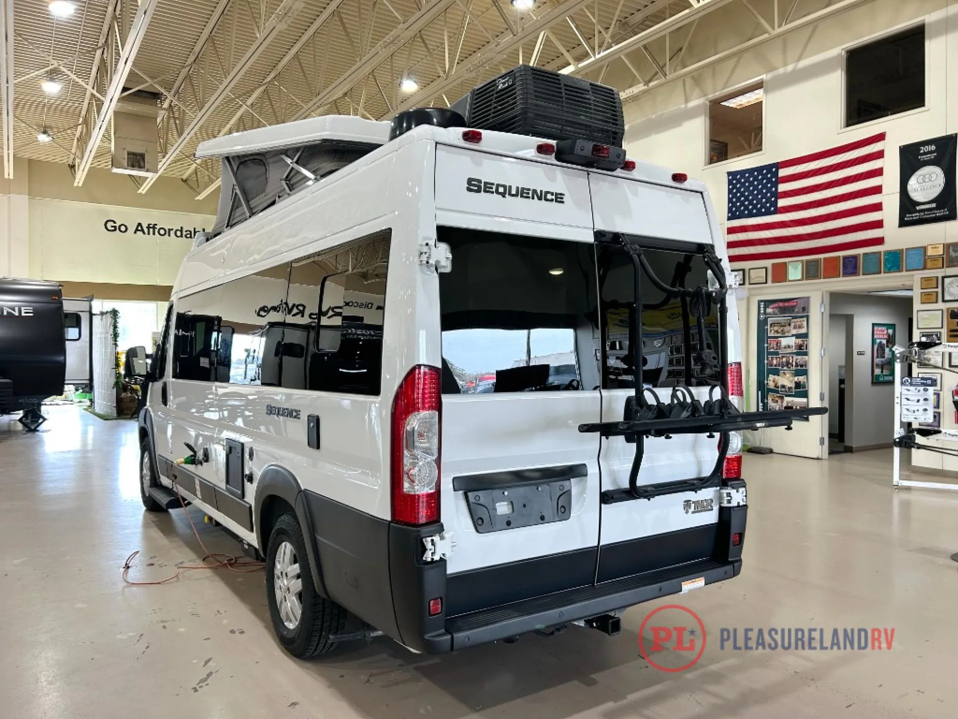2023 Thor Motor Coach Sequence 20A - Photo 4