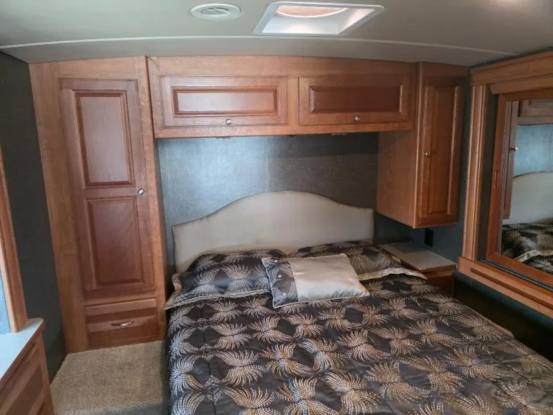 2017 Winnebago Vista LX 27N - Photo 3