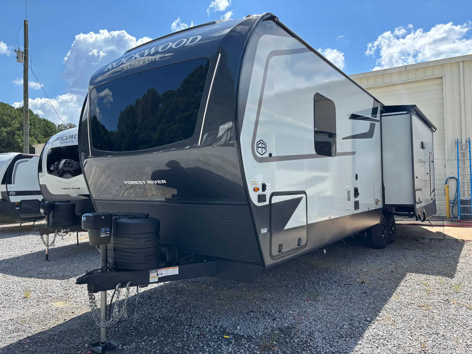 2027 Forest River Rockwood Ultra Lite 2916RL - Photo 4