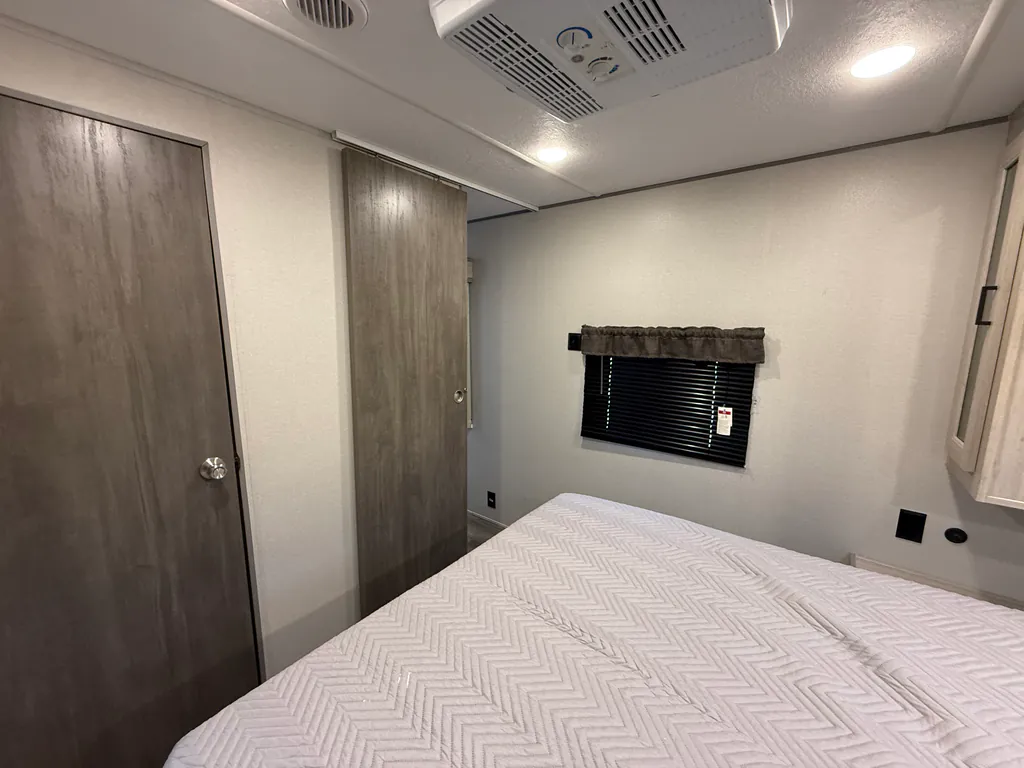 2024 Coachmen Catalina Legacy Edition 283FEDS, Photos photo 21