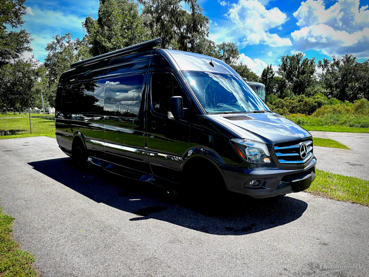 2016 Winnebago Era 70X - Photo 2