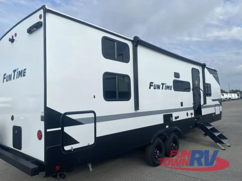 2026 CrossRoads RV Fun Time 27BH - Photo 3