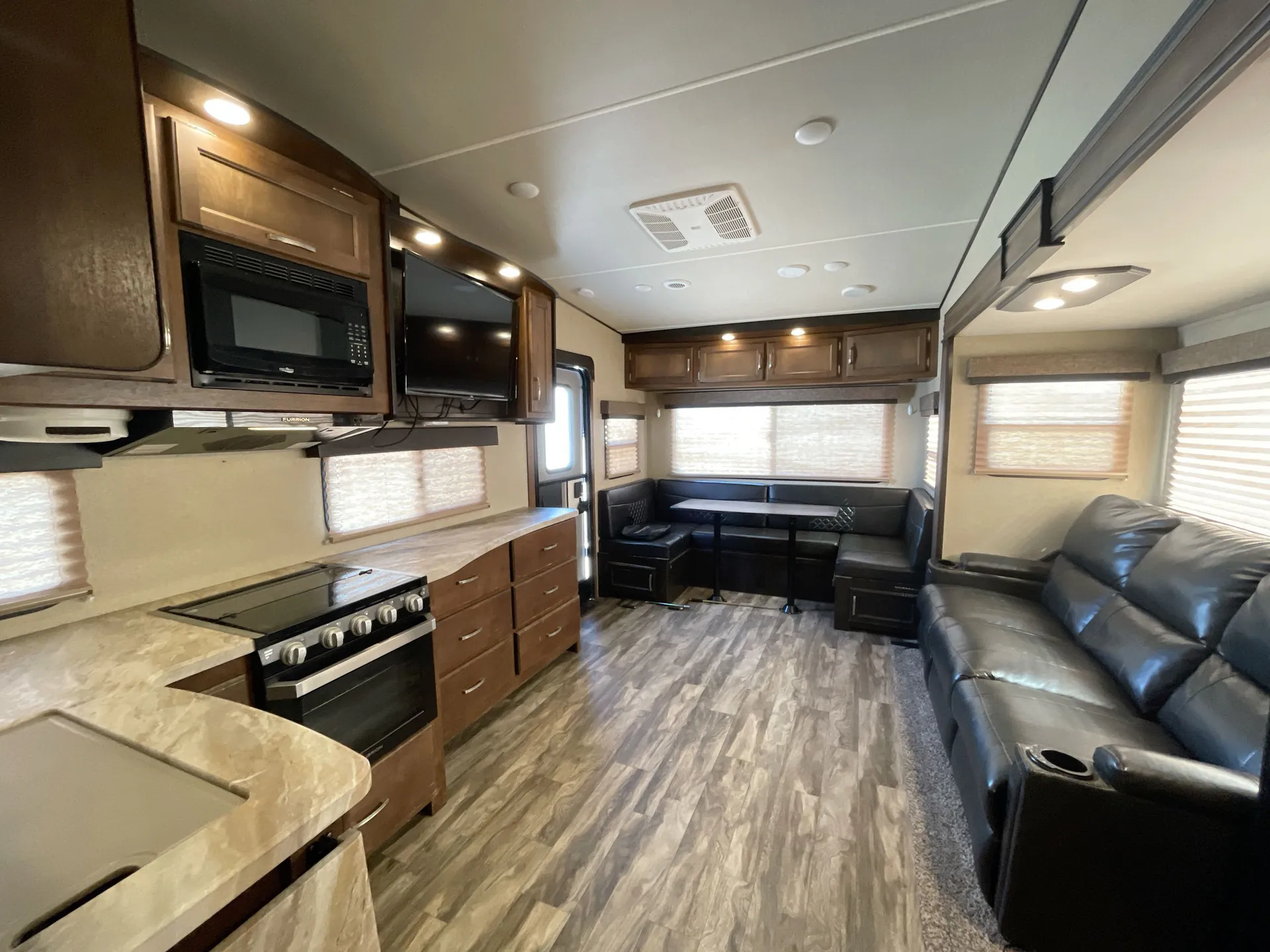 2020 Grand Design Reflection 260RD — living area main