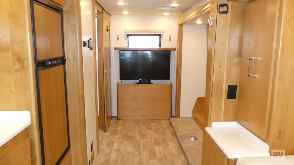2019 Tiffin Wayfarer 24 FW, Photos photo 2