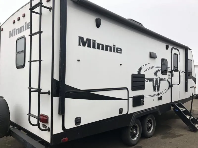 2019 Winnebago Industries Towables Minnie 2201DS - Photo 3