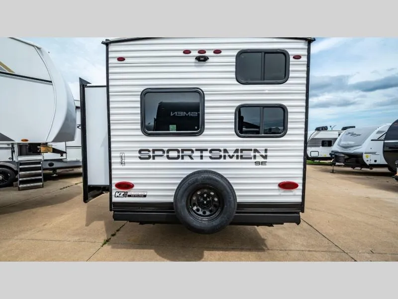 2026 KZ Sportsmen SE 332BHKSE - Photo 3