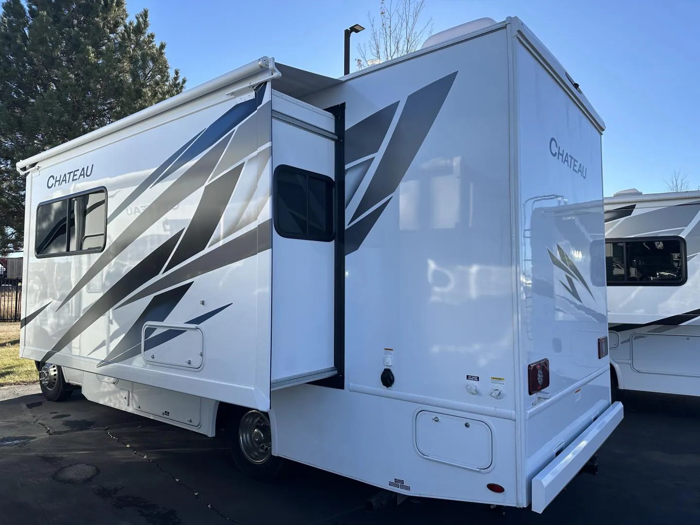 2025 Thor Motor Coach Chateau Sprinter 24LT - Photo 3