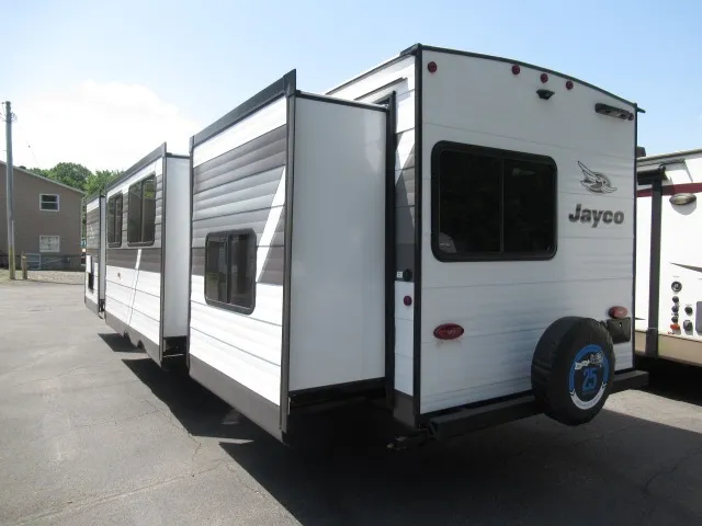 2027 Jayco Jay Flight SLX 325BHT - Photo 4
