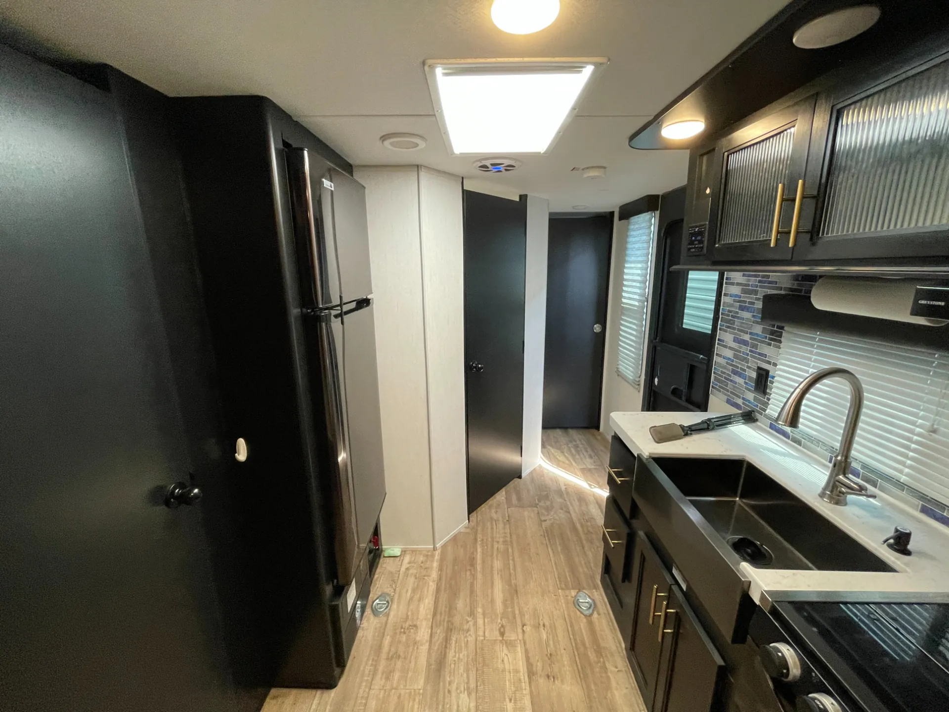 2023 Forest River Cherokee Grey Wolf 22RR - Photo 3