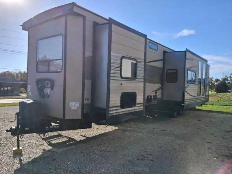 2016 Forest River Cherokee 39KR - Photo 2
