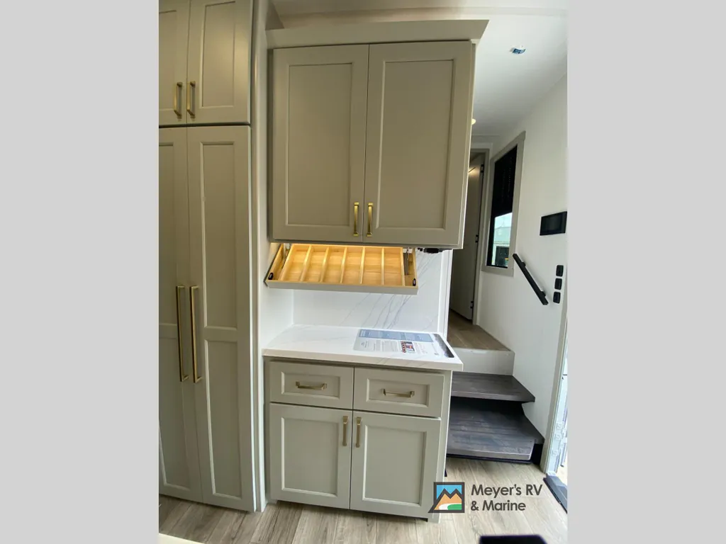 2026 Brinkley Model G 4100, Photos photo 23