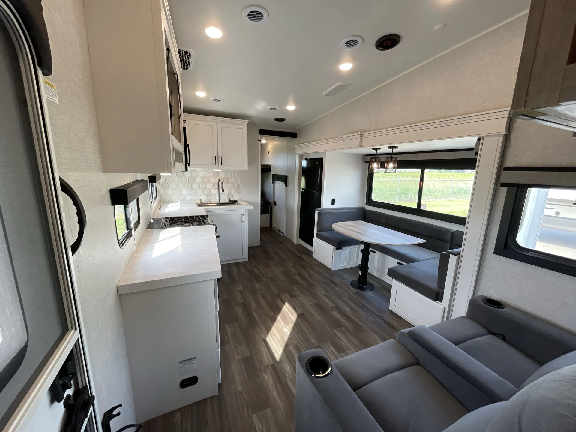 2025 Jayco Eagle HT 31QCD — living area main