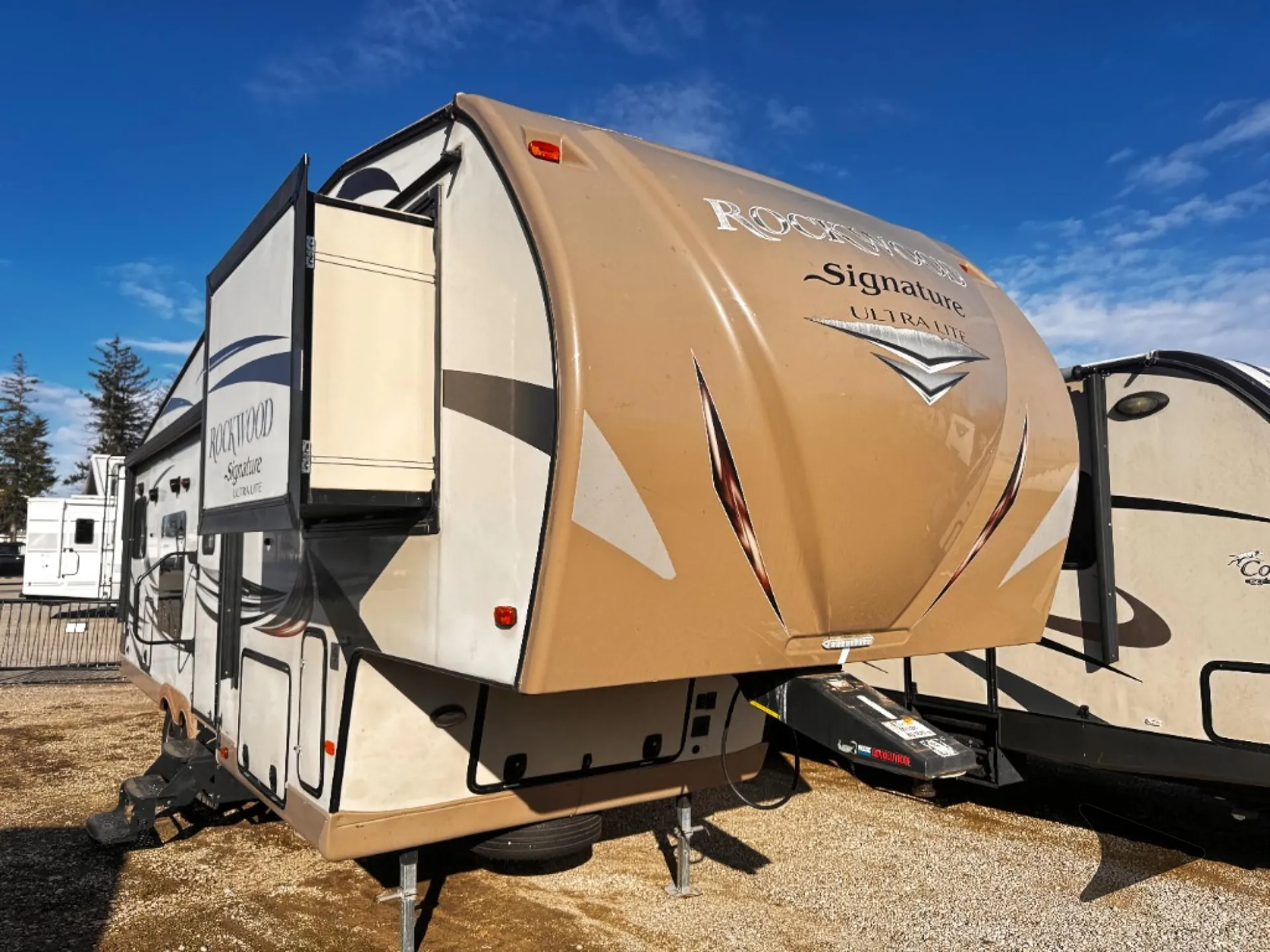 2016 Forest River Rockwood Signature Ultra Lite 8280WS - Photo 2