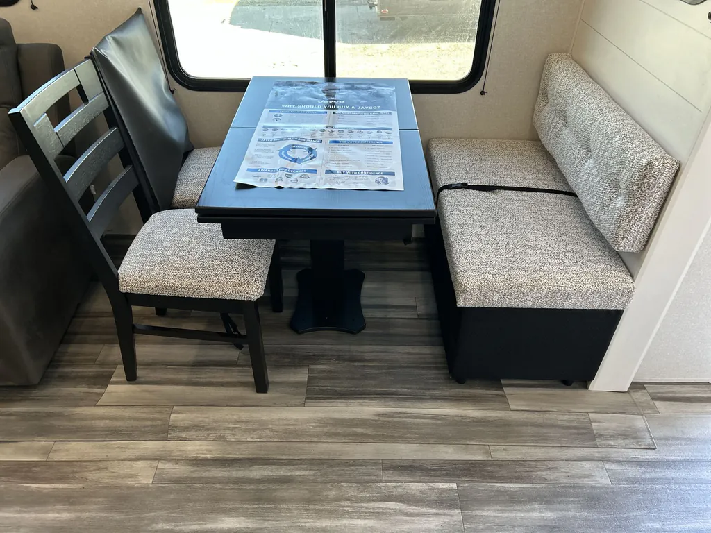 2026 Jayco Jay Flight Bungalow 401FLTS DS, Photos photo 15