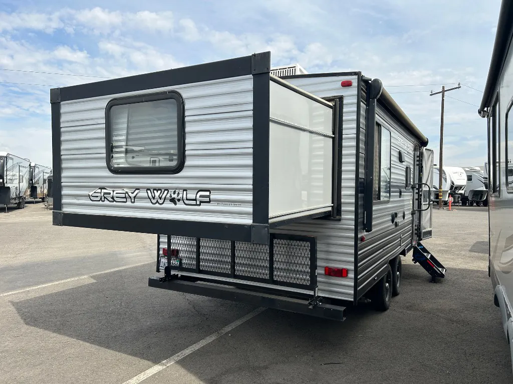 2019 Forest River Cherokee Grey Wolf 19SM, Photos photo 2
