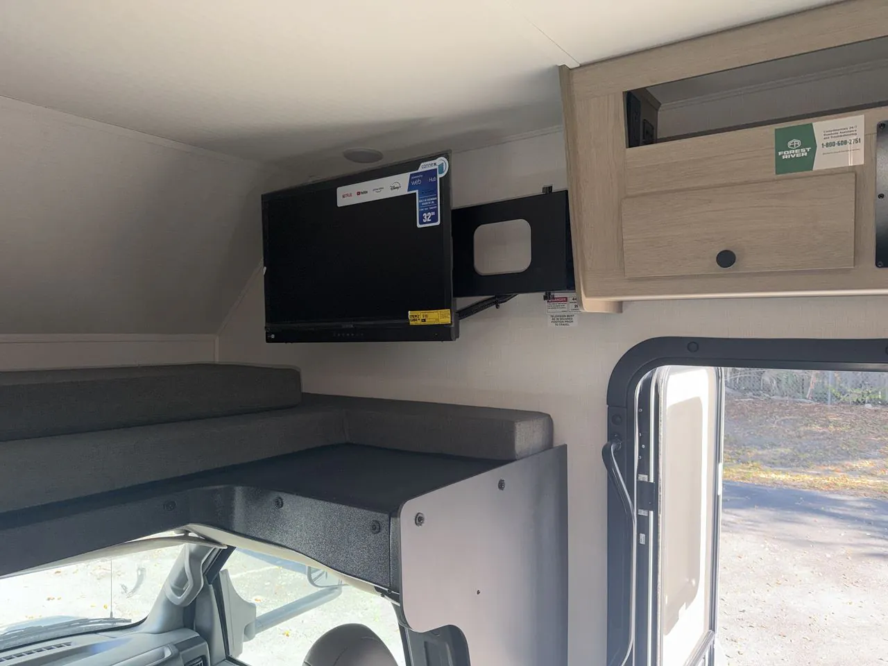 2026 Forest River Sunseeker LE 2350LE CHEVY - Photo 4