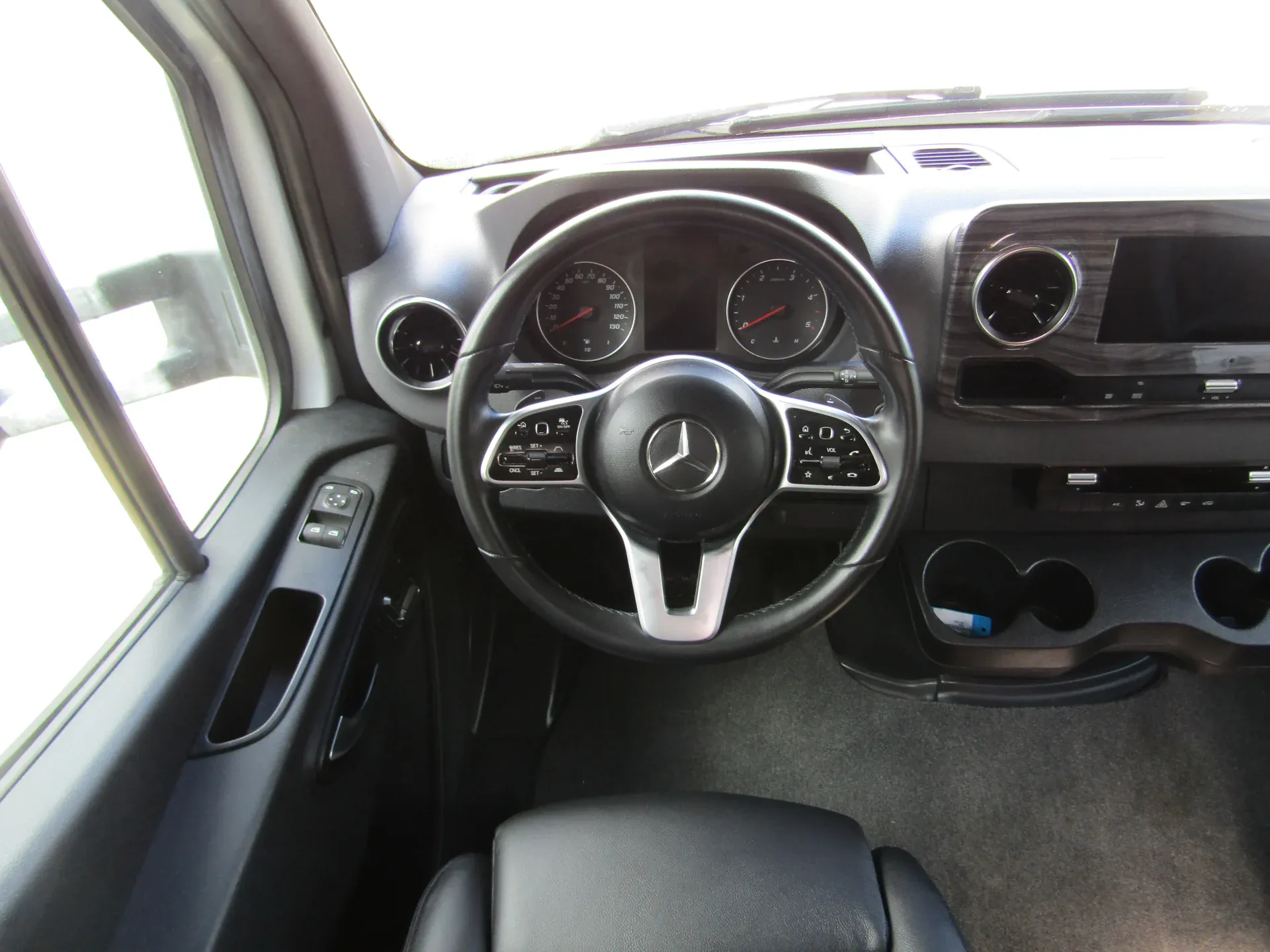 2021 Renegade RV Vienna 25FWC - Photo 3