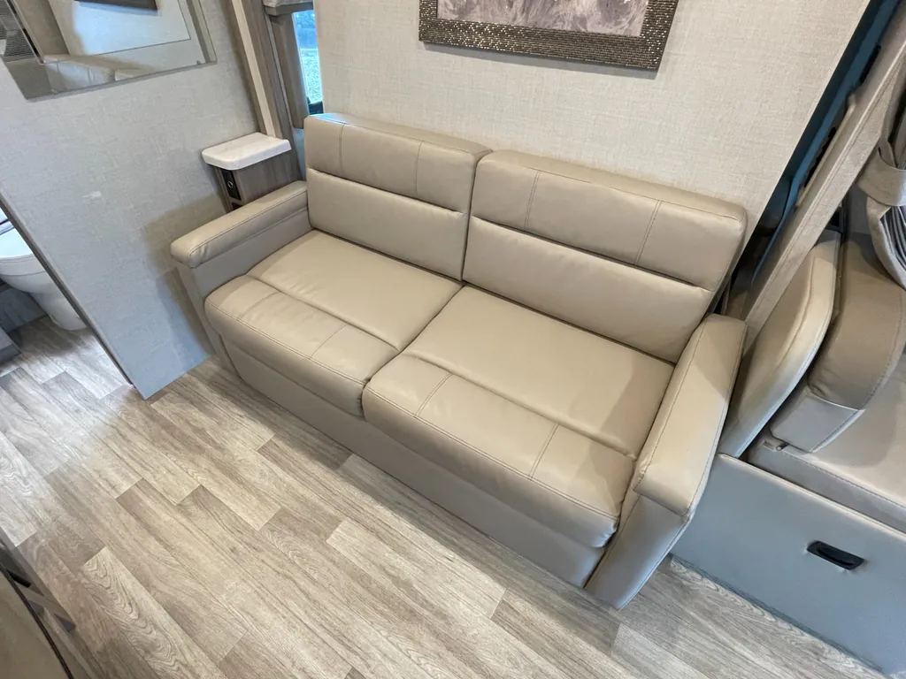 2024 Thor Motor Coach Tiburon 24FB, Photos photo 5