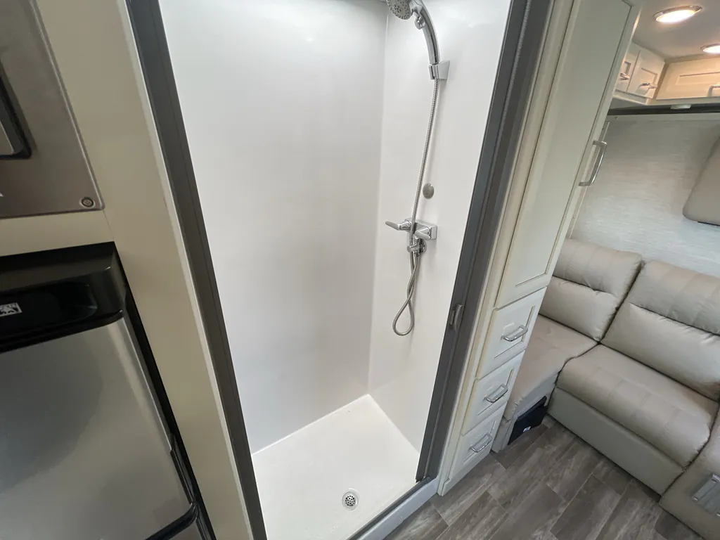 2024 Tiffin Wayfarer 25 RLW, Photos photo 15