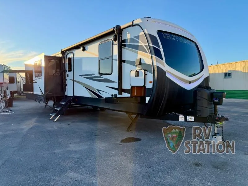 2022 Keystone Outback 330RL - Photo 2