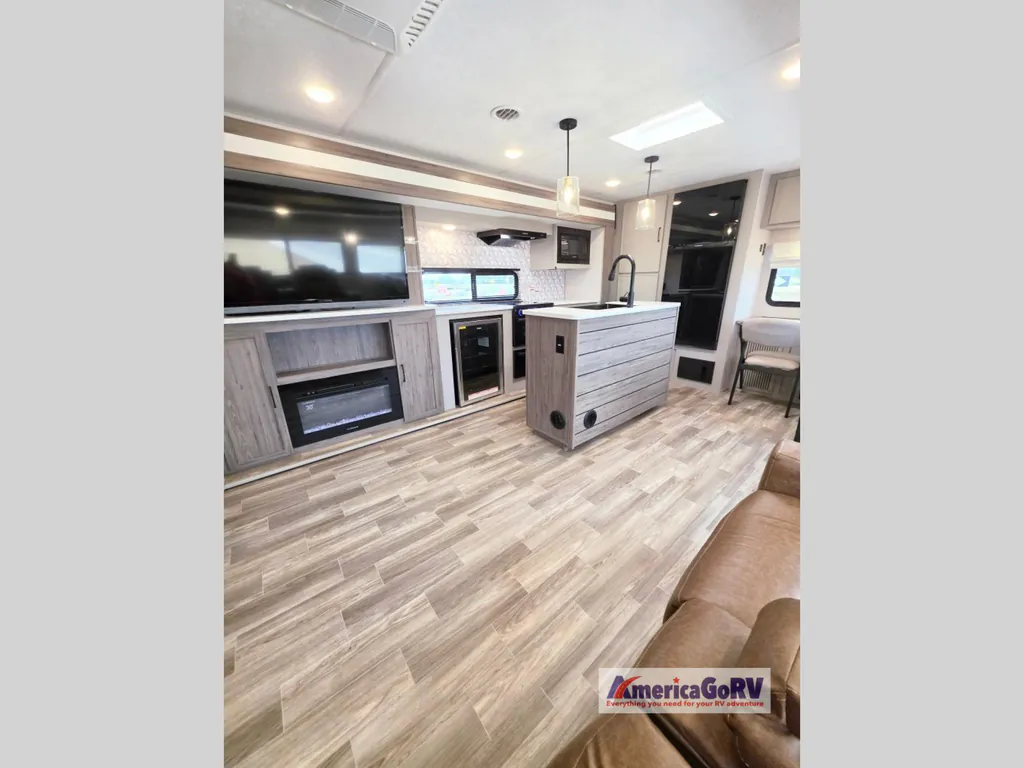 2024 Forest River Vibe 34XL, Photos photo 18