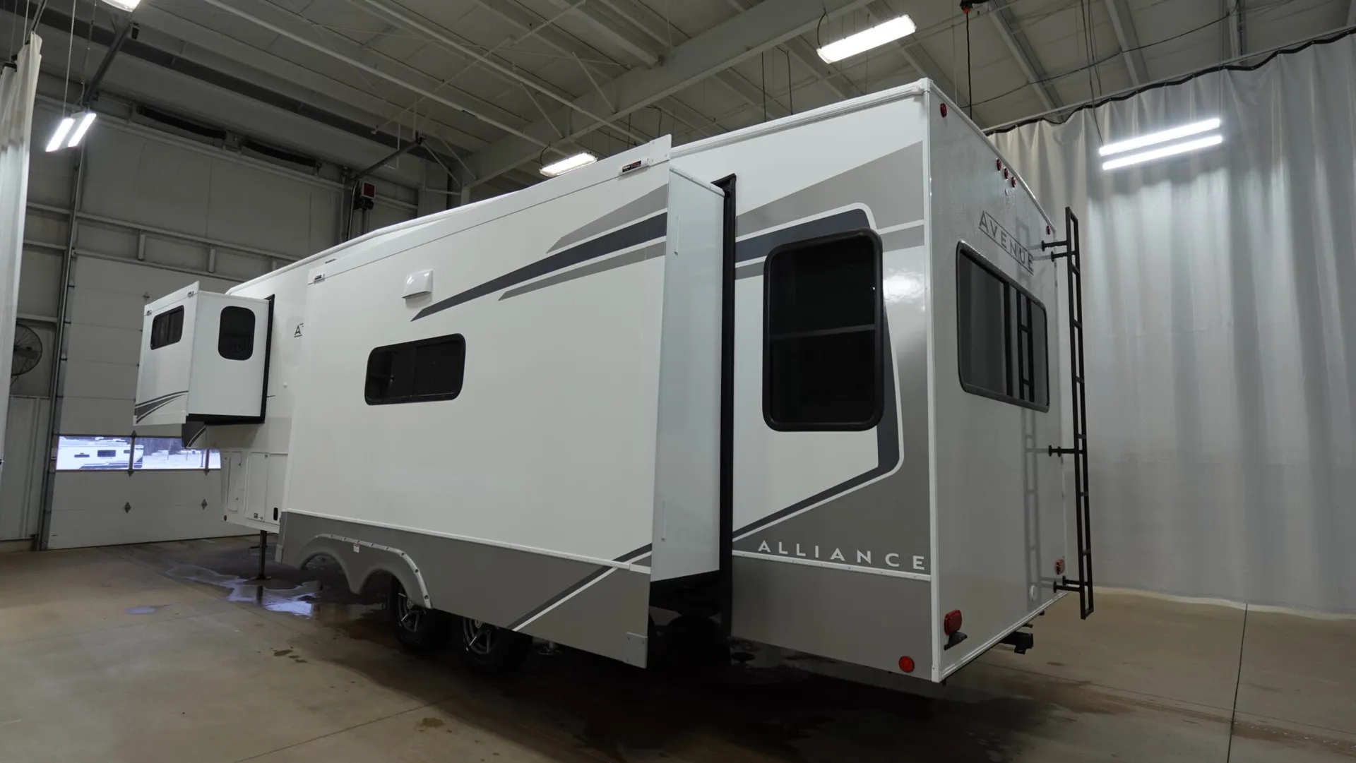2026 Alliance RV Avenue 32RLS - Photo 4