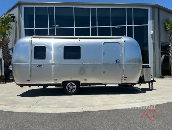 2026 Airstream World Traveler 22RB - Photo 3