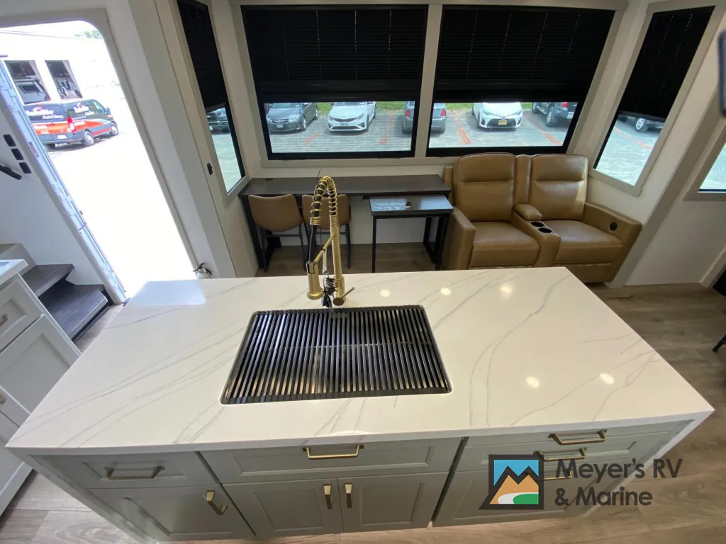 2026 Brinkley Model G 4100, Photos photo 8