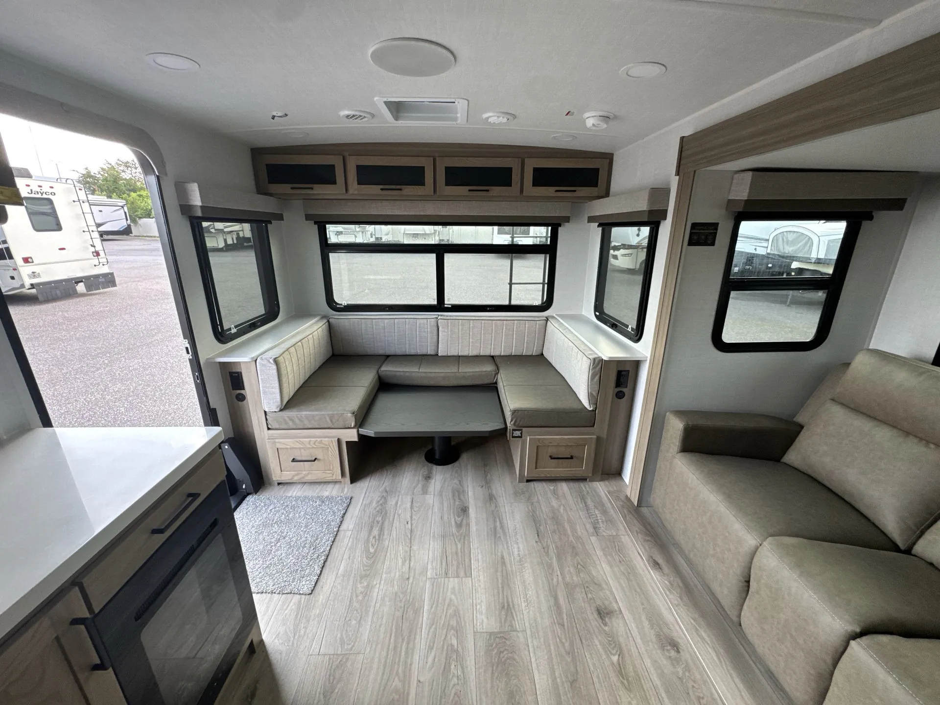 2027 Forest River Rockwood Ultra Lite 2618RD — Photo 6