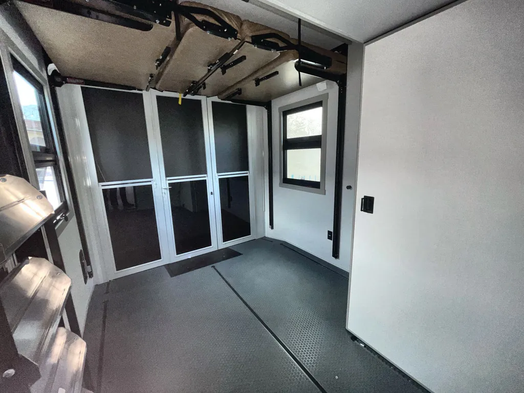 2026 Brinkley Model G 4150, Photos photo 25