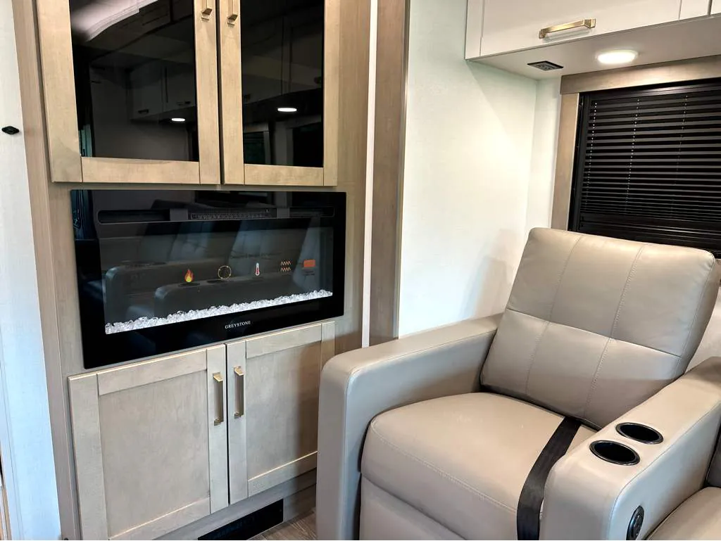 2027 Entegra Coach Vision XL 36C, Photos photo 13