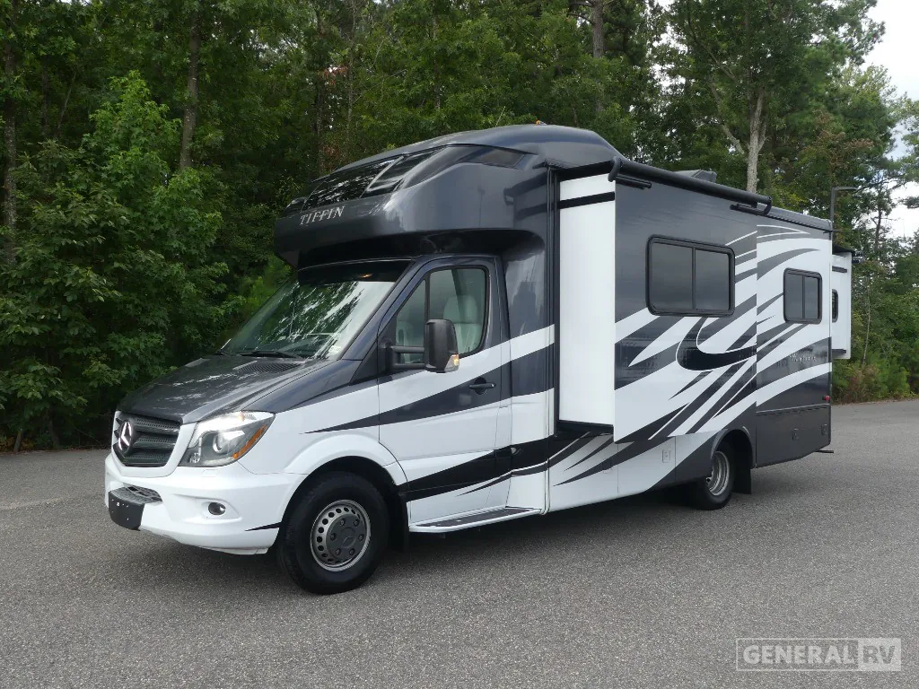 2017 Tiffin Wayfarer 24 QW, Photos photo 5