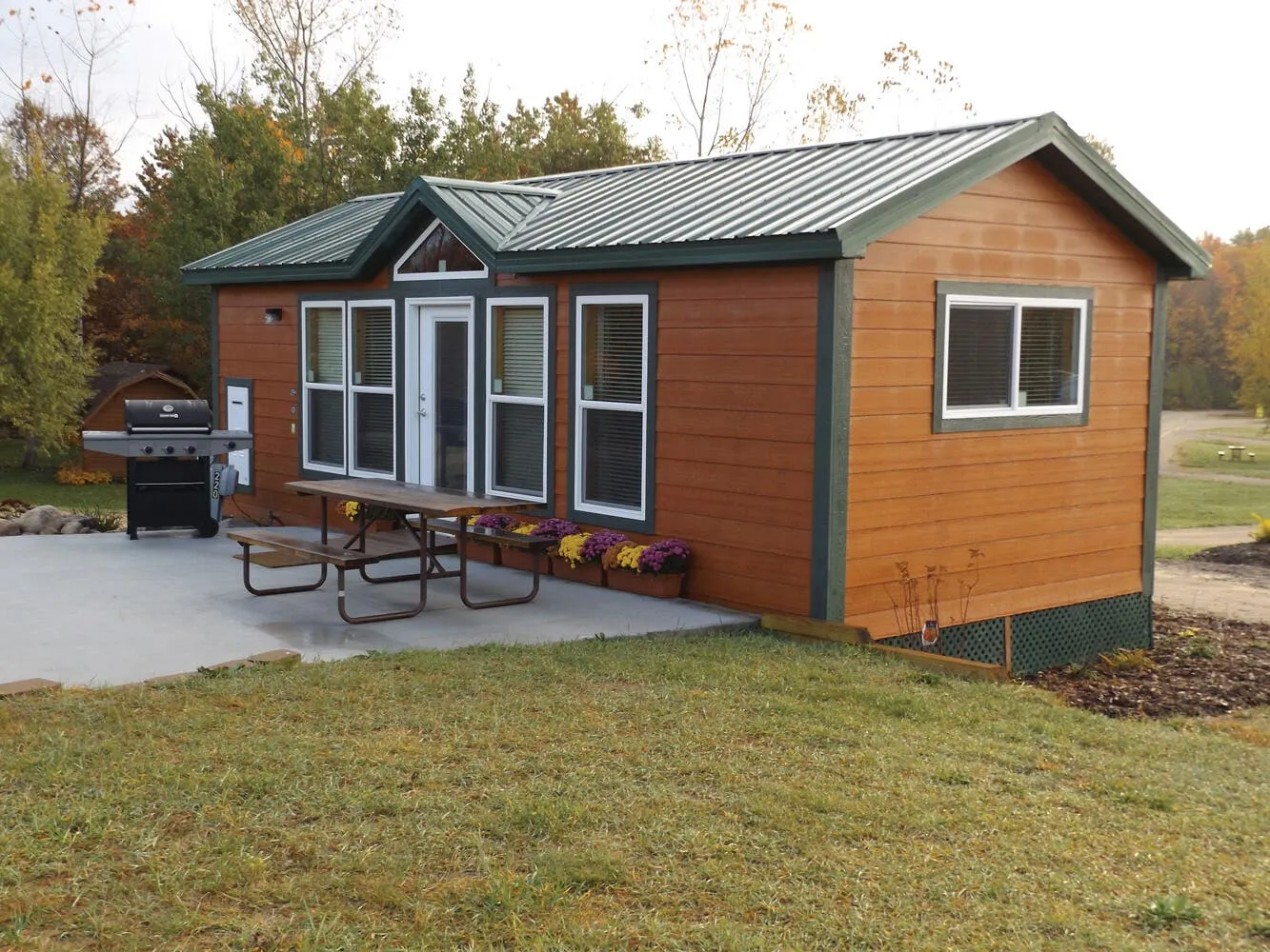 Forest River America's Park Cabins APC-PC-35SL exterior