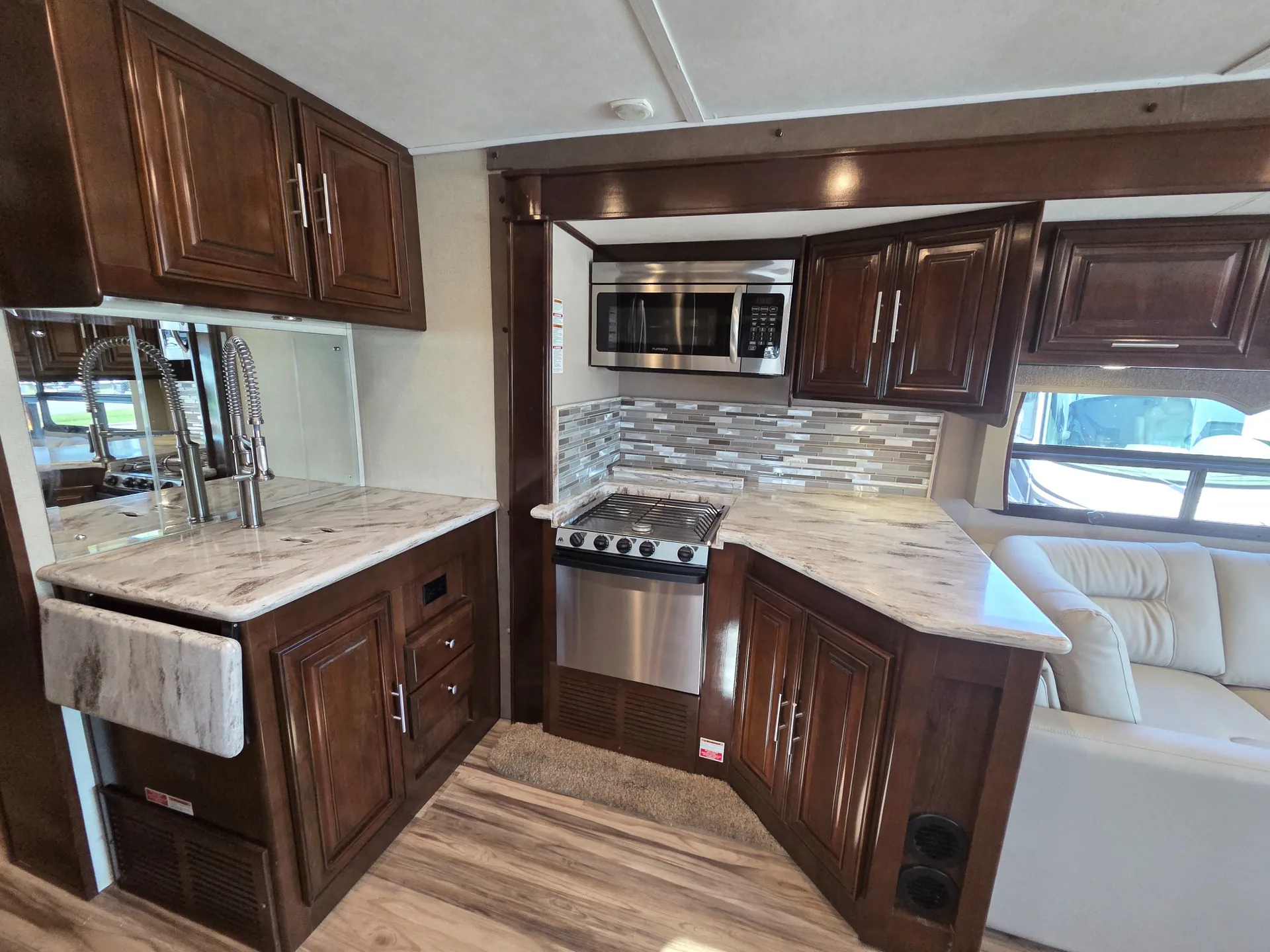 2018 Forest River Georgetown Xl 378TS - Photo 4