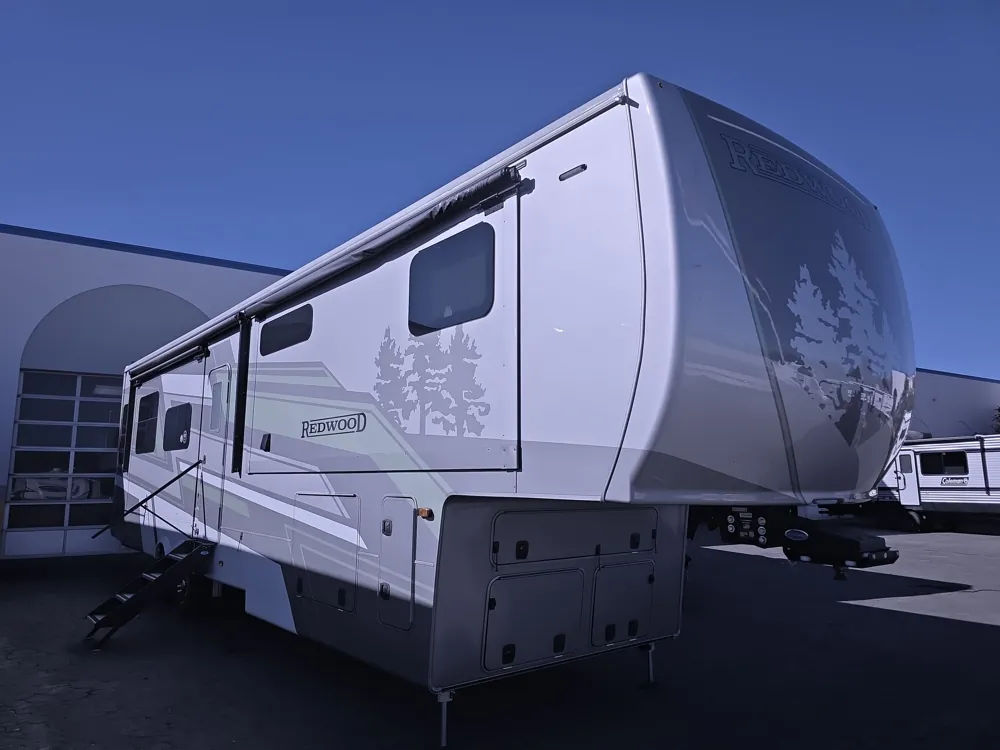 2026 CrossRoads Redwood 371RL - Photo 2