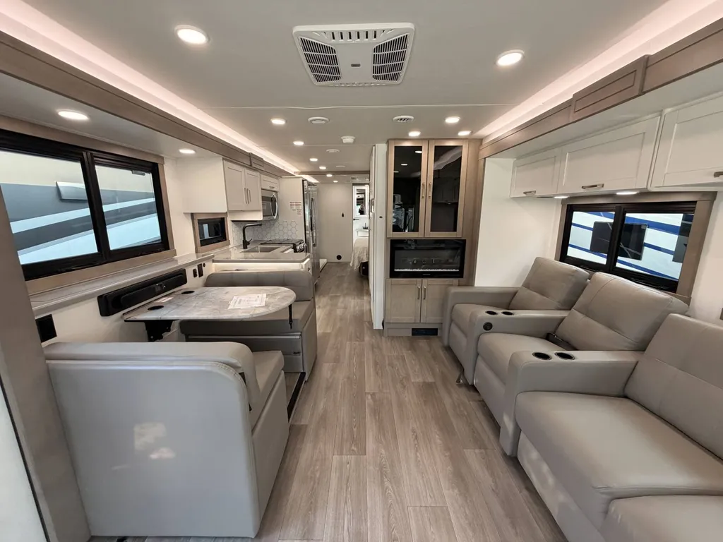 2027 Entegra Coach Vision XL 36C, Photos photo 7