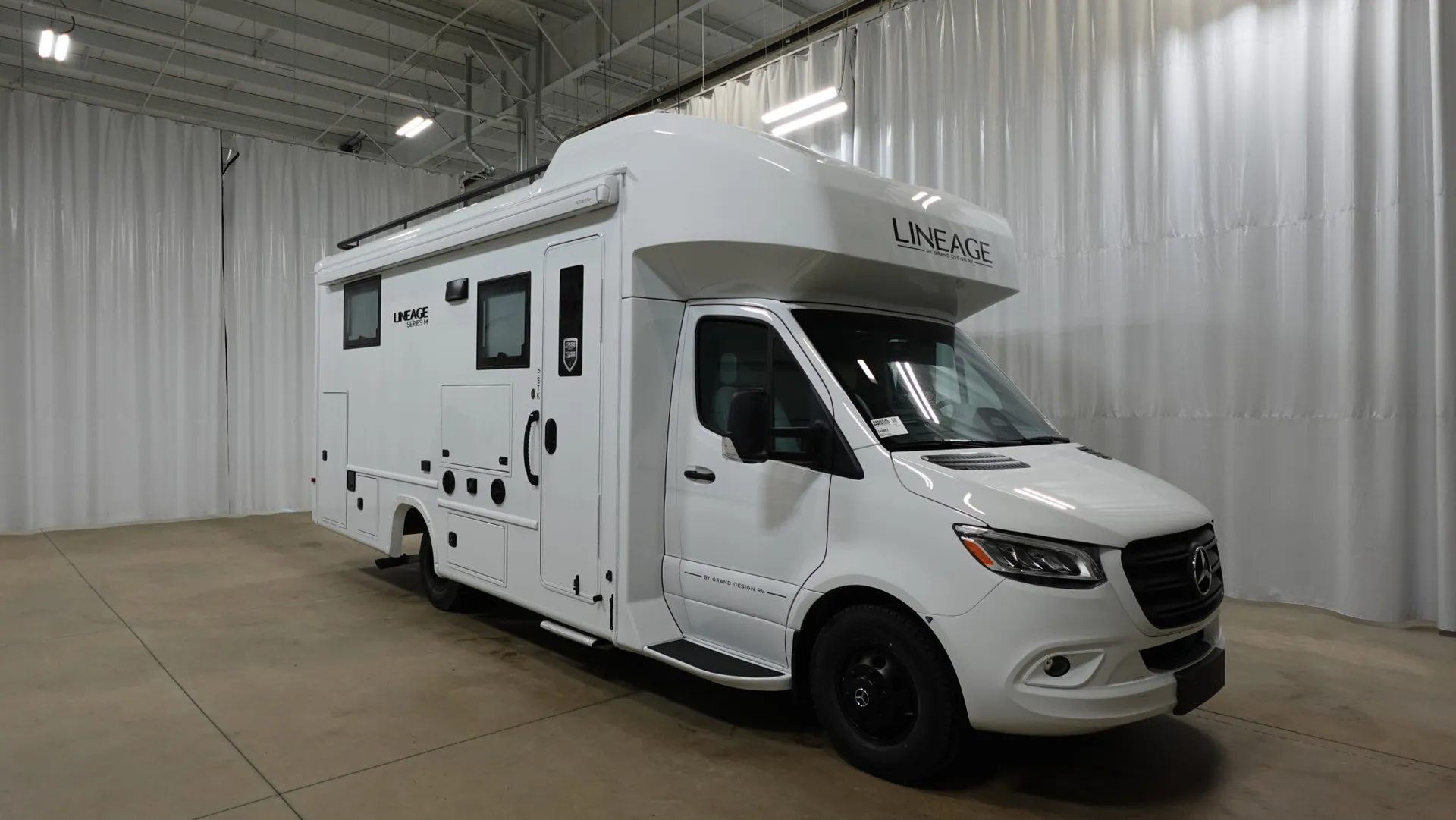 2026 Grand Design Lineage Series M 25TK - Photo 2