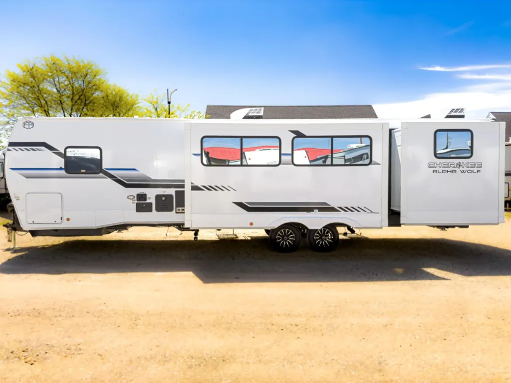 2026 Forest River Cherokee Alpha Wolf 33BH, Photos photo 8