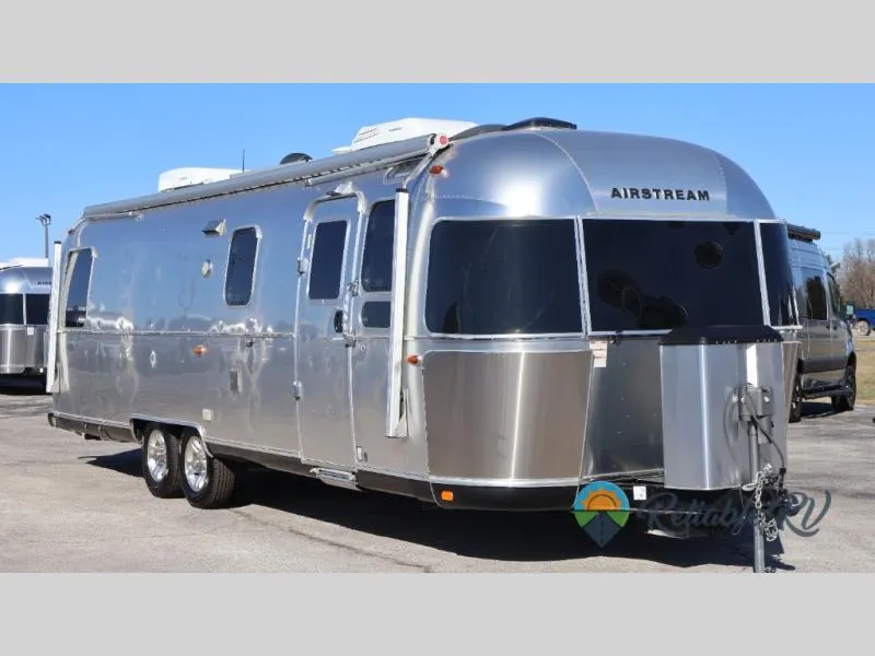 2018 Airstream Classic 30RB - Photo 2