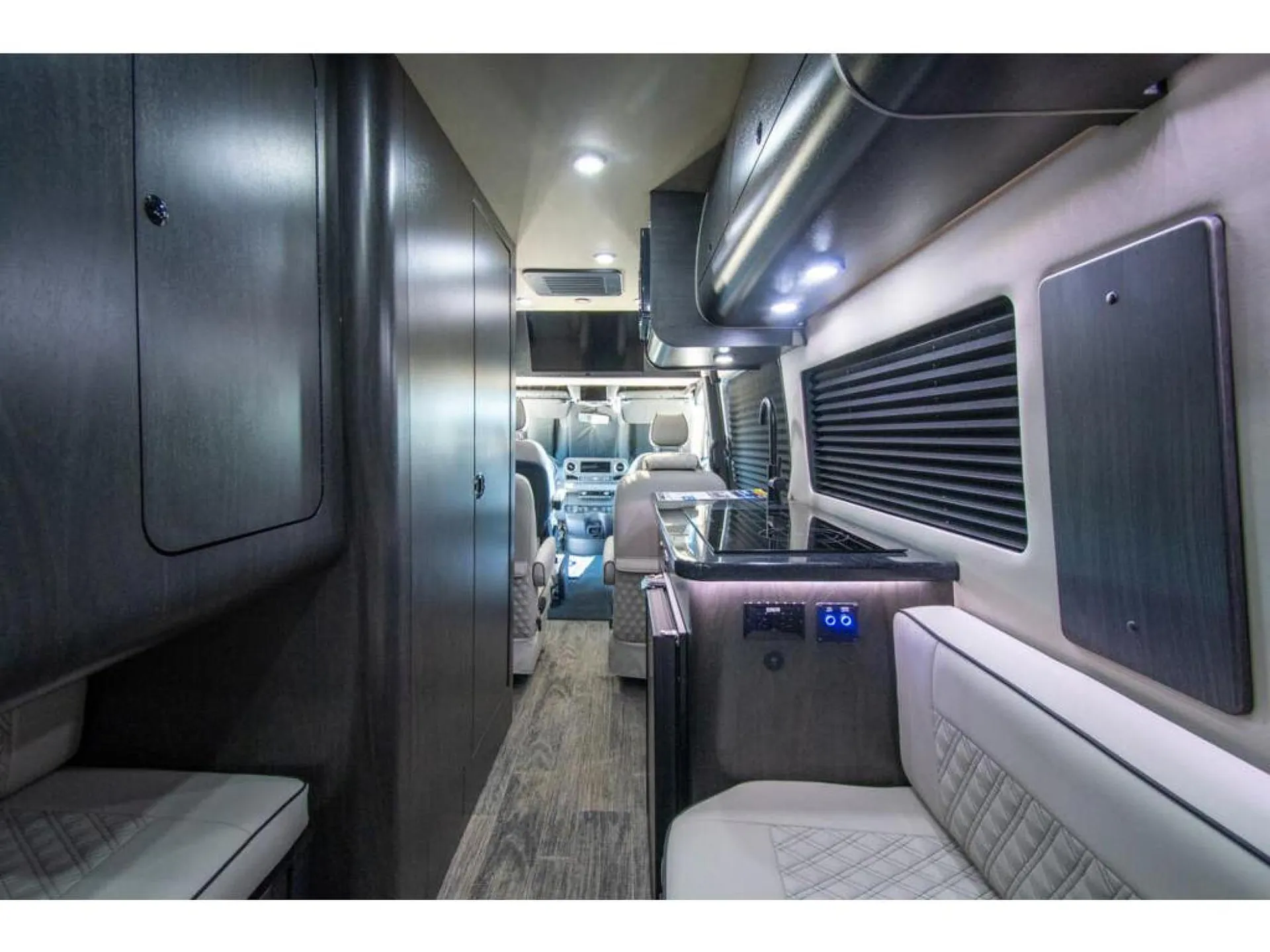 2027 OGV Luxury Coach V-RV 7RLA - Photo 3