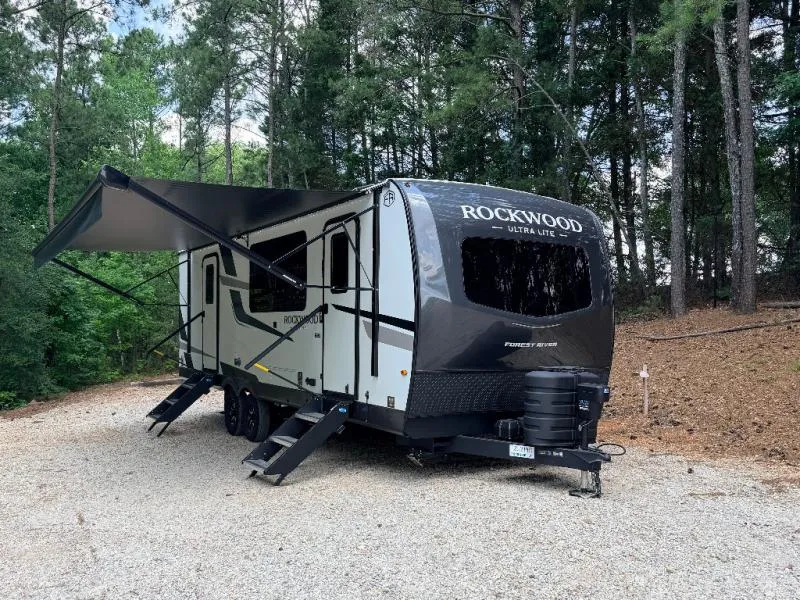 2027 Forest River Rockwood Ultra Lite 2619FK - Photo 2
