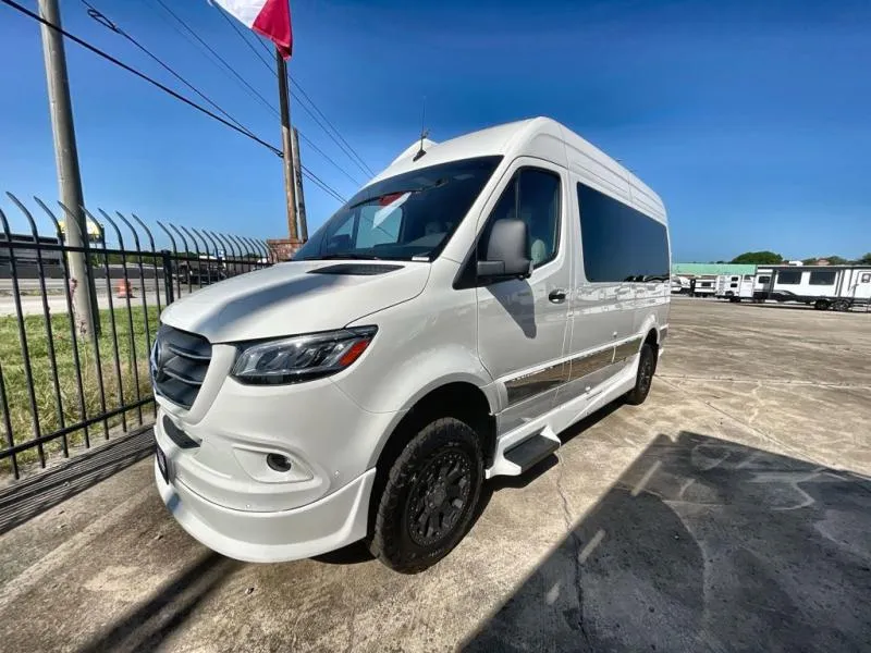 2027 Grech RV Vacanza-ion 19 AWD New    Tour - Photo 4