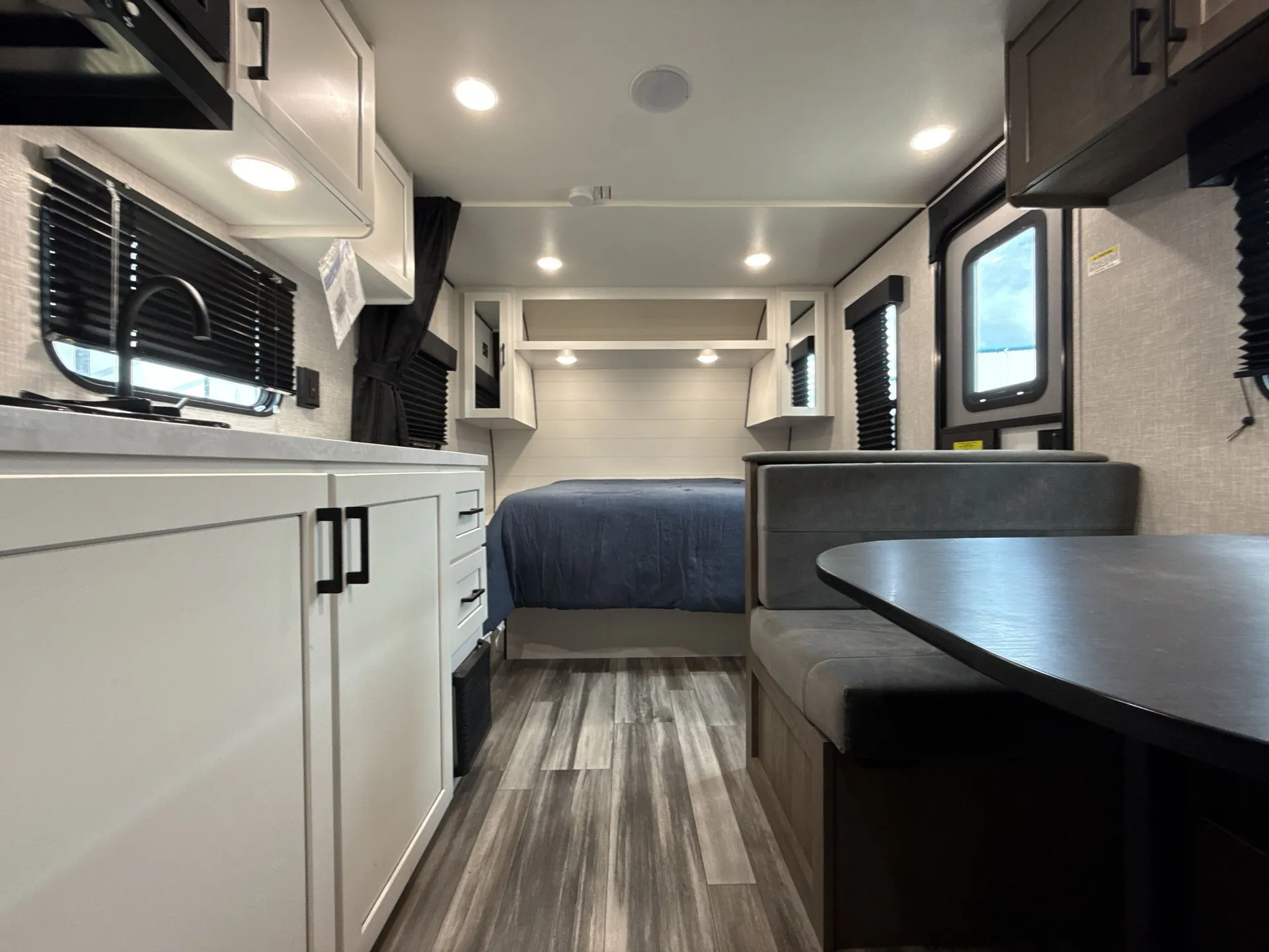 2025 Jayco Jay Flight SLX 175FQ — living area main