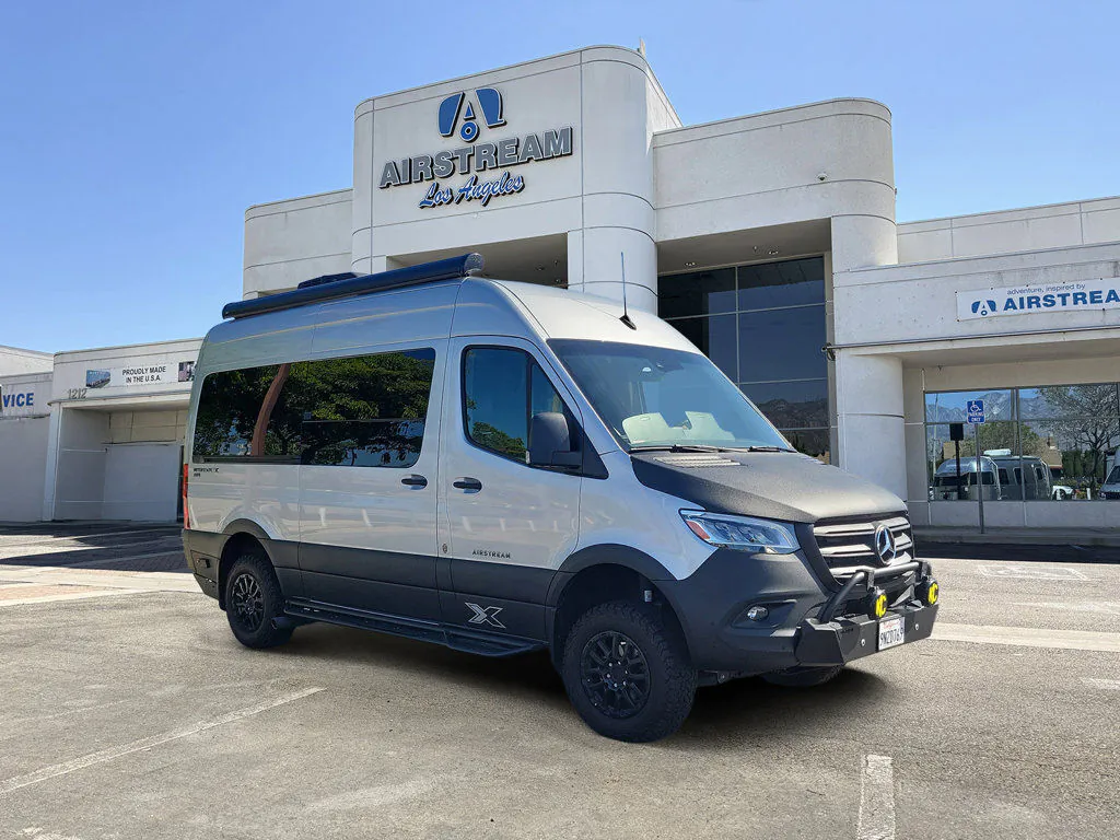 2025 Airstream Interstate 19X - Photo 2